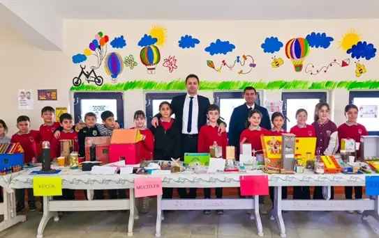 Gelibolu'da Öğrencilerin Geri Dönüşüm Sergisi