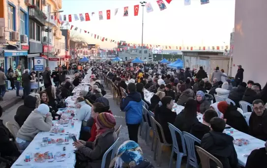 Gelibolu'da İftar Programı Düzenlendi