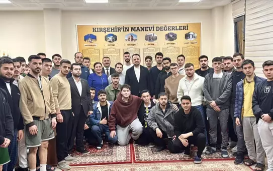 Bakan Yardımcısı Eminoğlu Kırşehir'de Gençlerle Sahurda Bir Araya Geldi