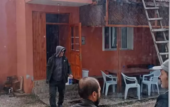 Bolu'da Ev Çatı Yangını Kontrol Altına Alındı