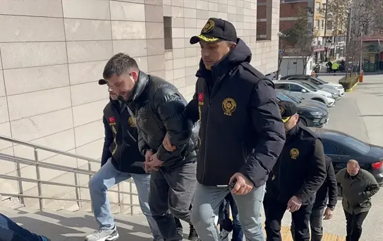 Lüks Araç Operasyonunda 4 Tutuklama