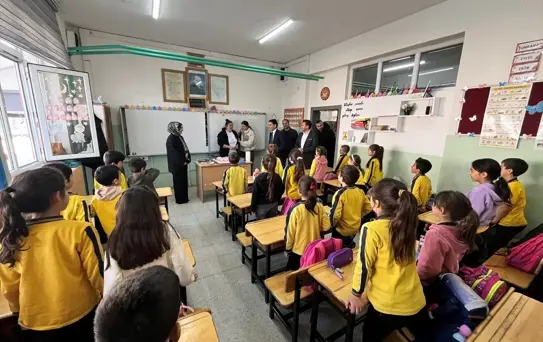 Başkan Toy'dan Öğrencilere Bayram Harçlığı