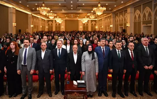 HAK-İŞ'ten Kadın İşçilere Destek