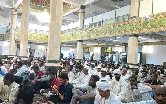 Sudan'da İki Yıl Aradan Sonra Teravih Namazı