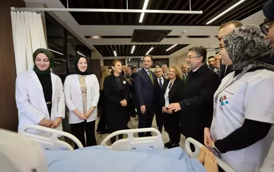 HKÜ'de Hemşirelik Simülasyon Merkezi Açıldı