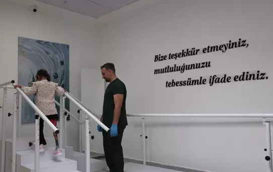 Zeynep'in Yeni Protez Bacağı