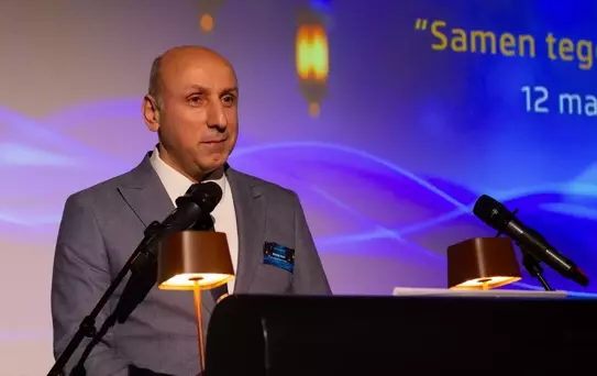 Lahey'de Barış Yemeği İle Kutuplaşmaya Karşı Mücadele