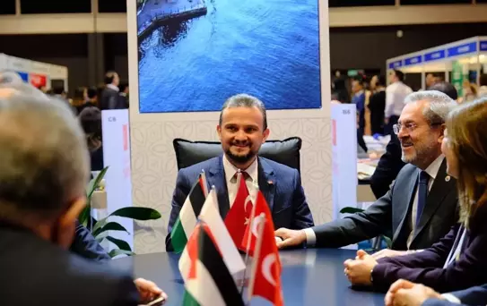 Hong Kong'daki APAIE fuarında 82 Türk üniversitesi 'Study in Türkiye' pavilyonuyla yer aldı