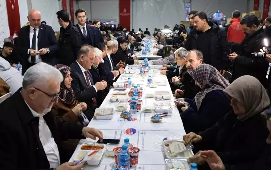 İBB Başkan Vekili Nuri Aslan İftar Çadırında