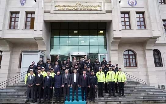 Bakan Çiftçi Kızılcahamam'da Polislerle Bayramlaştı