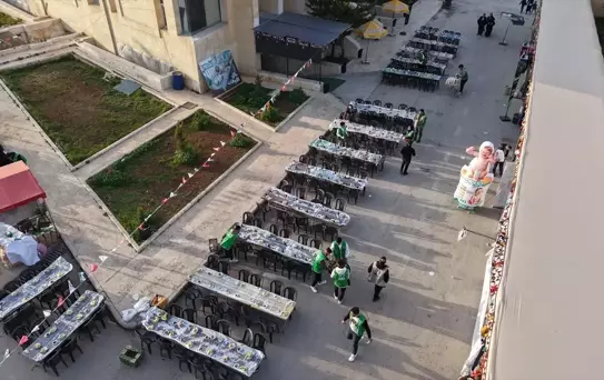 İHH, Şam'da Yetim Ailelere İftar Verdi