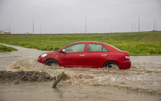 Erbil'de Sağanak Yağış Trafiği Olumsuz Etkiledi