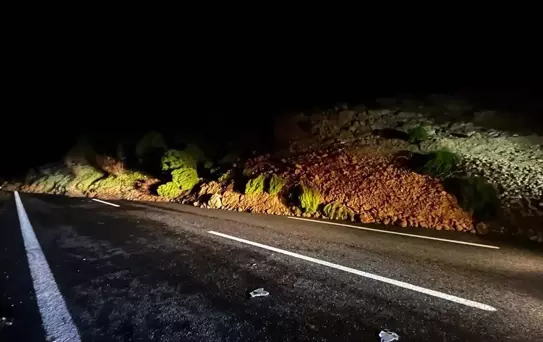 Turgutlu'da Toprak Kayması, Otoyol Kapandı