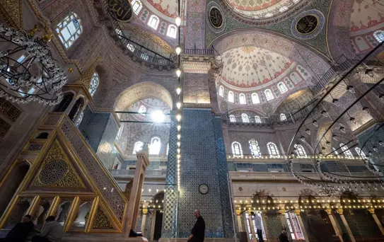Yeni Cami: Osmanlı'nın En Uzun İnşaat Süreli Camisi