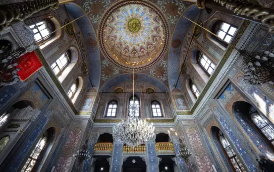 Pertevniyal Valide Sultan Camisi: Eklektik Bir Mimari Eser