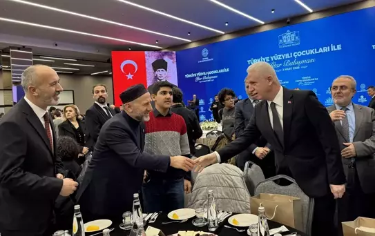 İstanbul Valisi Gül, 'Türkiye Yüzyılı Çocukları ile İftar Buluşması' programına katıldı
