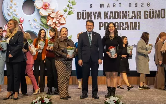 İzmir Adliyesi'nde Dünya Kadınlar Günü kutlandı
