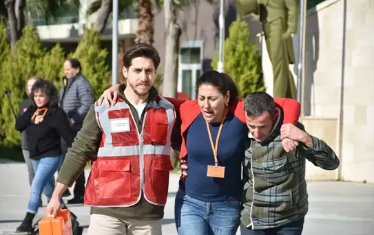 İzmir Adliyesinde Bomba Tatbikatı
