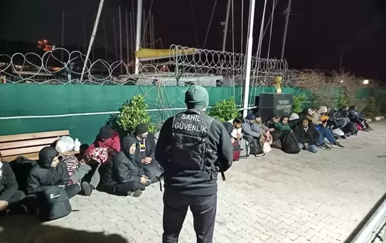 Seferihisar'da 25 Düzensiz Göçmen Yakalandı