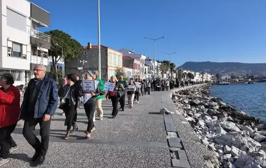 Foça'da Deniz Kirliliğine Tepki