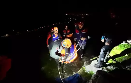 Mağarada Düşen Genç Kurtarıldı