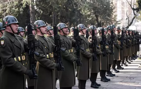 İzmir ve çevre illerde şehitler anıldı, Çanakkale Deniz Zaferi'nin yıl dönümü kutlandı