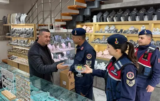 Jandarma'dan Bayram Ziyareti