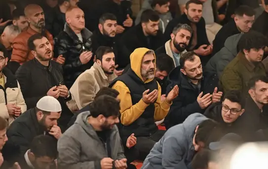 İstanbul'da Kadir Gecesi Coşkusu