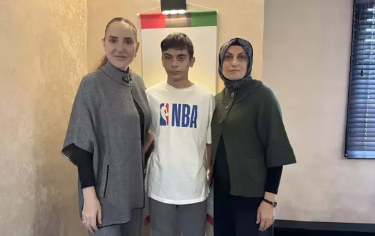 Kanseri Yenen Genç Gönüllü