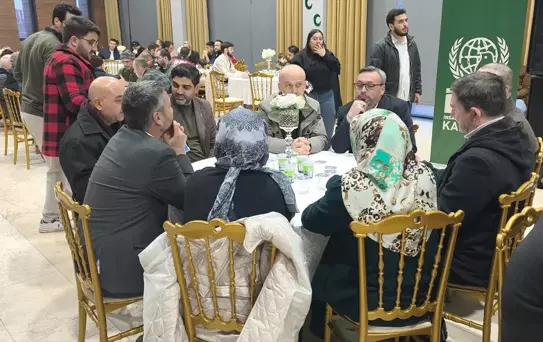 Karabük'te İHH İftar Programı Düzenledi