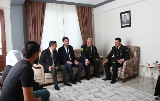 Karlıova'da 18 Mart Şehitleri Anma Günü ve Çanakkale Deniz Zaferi dolayısıyla tören yapıldı