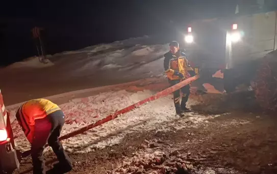 Kars'ta Kar Kazası: Kadın Hastaneye Ulaşılamadı