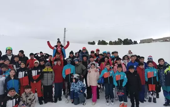 Sarıkamış'ta Okul Sporları Yarışmaları Düzenlendi