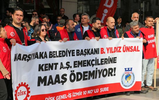 Karşıyaka'da İşçiler Maaş Eylemi Yaptı