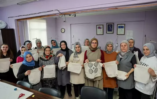 Taşköprü'de Bez Çanta İle Ekonomik Destek