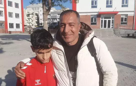 Katar'da mahsur kalan Kuşadası Küçükada Spor Kulübü mensupları Türkiye'ye döndü