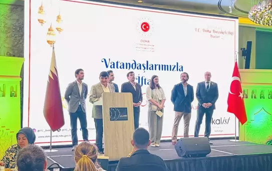 Katar'da Türkler İftar Sofrası Kurdu