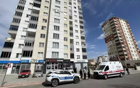 Kayseri'de 83 Yaşındaki Adam Düşerek Hayatını Kaybetti