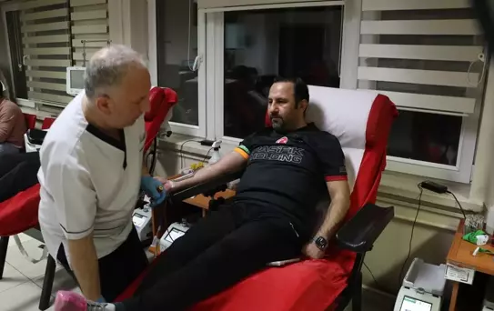 Galatasaray Taraftarlarından Anlamlı Kan Bağışı