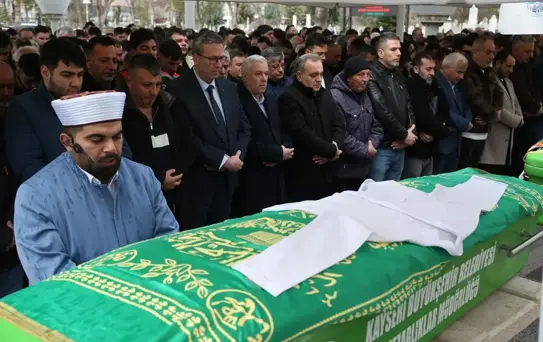 Tıp Öğrencisi Yaren Mercan İçin Cenaze Töreni