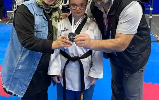 Kayseri Tekvandocuları Antalya'da Başarı Elde Etti