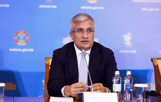 Kazakistan'da Anayasa Referandumu Geçerli