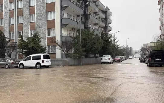 Kilis'te Sağanak Yağış Sorun Yarattı