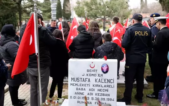 Kırklareli'nde devlet korumasındaki çocuklar şehitliği ziyaret etti
