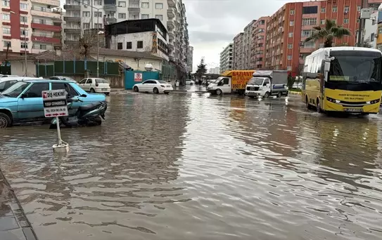Mardin'de Sağanak Yağış Hayatı Olumsuz Etkiledi