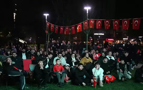 Kosova-Türkiye Maçı Dev Ekranlarla İzlendi