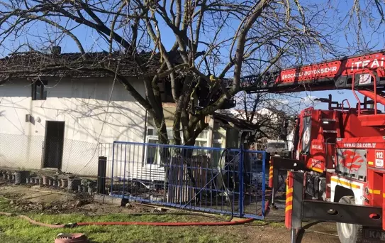 Gölcük'te Ev Yangını: Bir Yaralı