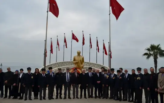 Kocaeli ilçelerinde Çanakkale Deniz Zaferi'nin 111. yılı dolayısıyla törenler düzenlendi