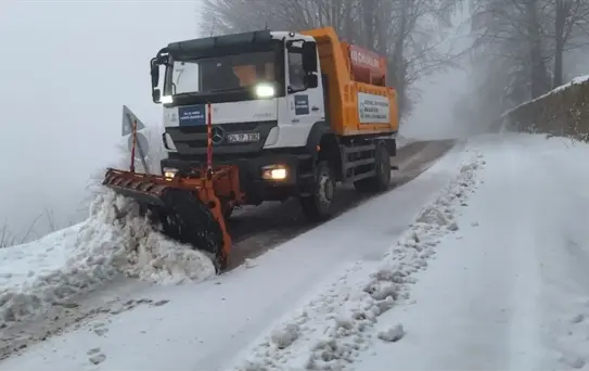 Kocaeli'nin yüksek kesimlerine kar yağdı