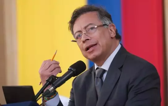 Petro, Suikast Endişesiyle Gecikmeli İndi